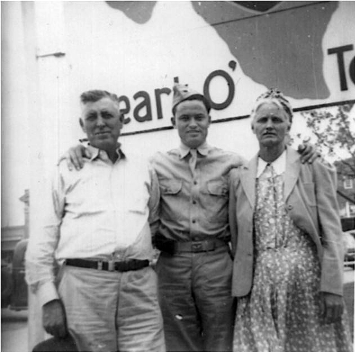 J.R. Ashberry with parents (Brady, Texas)